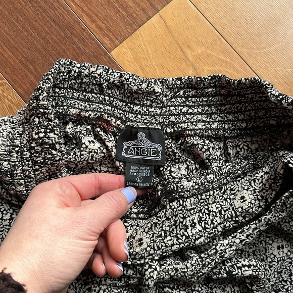 Angie Flowy Wide-Legged Pants, tie belt, size Large - Picture 5 of 16